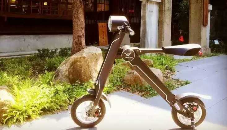 2016天津智能,便攜代步車展 我們來(lái)啦(圖2) 樂(lè)和秉承樂(lè)分享,和天下的核心價(jià)值觀,倡導(dǎo)時(shí)尚,低碳,極簡(jiǎn)的輕出行文化,為工作緊張,因生活繁瑣所累的你提供一種寧?kù)o。我們堅(jiān)持以市場(chǎng)為導(dǎo)向,持續(xù)創(chuàng)新,科學(xué)管理,完善售后服務(wù),注重用戶的騎行感受,和對(duì)產(chǎn)品的審美需求,并不斷加強(qiáng)與國(guó)內(nèi)外同行的交流,吸收先進(jìn)的設(shè)計(jì)理念,實(shí)現(xiàn)產(chǎn)品的優(yōu)化和升級(jí)。