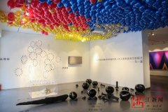 無與倫比抽象美,藝術家的抽象作品展覽值得看
