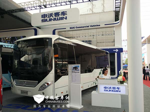 申沃兩款純電動客車首發亮相國際汽車展覽會(圖2)